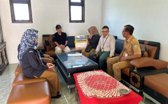 Bawaslu Kebumen dan KPU Kebumen bersama perangkat desa setempat melakukan verifikasi data pemilih