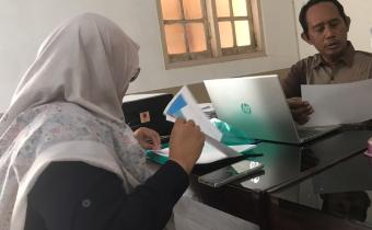Bawaslu Kebumen Awasi Coktas PDPB di Kertodeso, Satu Pemilih Luar Negeri dan Tiga Lansia Diverifikasi