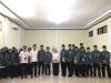 Anggota Bawaslu Kabupaten Kebumen Badruzzaman dan Eka Rohmawati bersama Pelajar SMK Ma'arif 5 Gombong